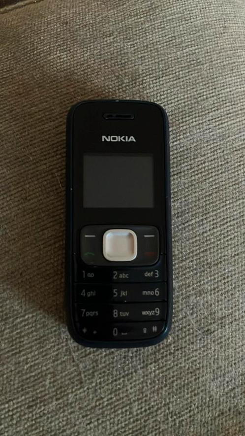 Nokia 1209 (batterij defect maar nog goed verkrijgbaar)