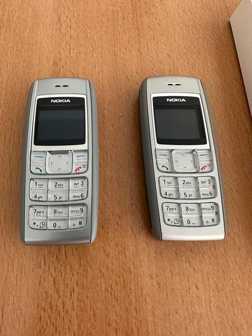 Nokia 1600 - 2 stuks plus oplader