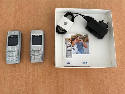 Nokia 1600 2 stuks plus oplader en boekje