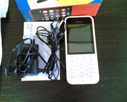 Nokia 220 simlock vrij mobiel te koop