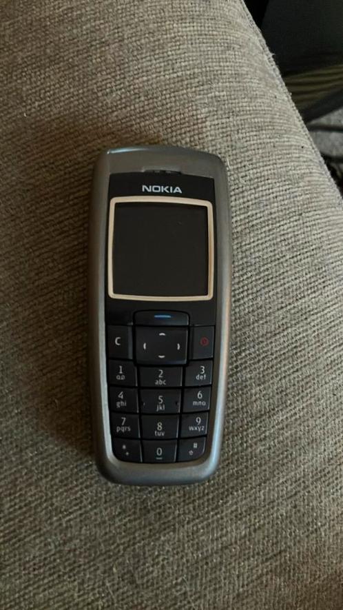 Nokia 2600 (batterij defect maar nog goed verkrijgbaar)