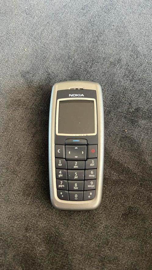 Nokia 2600 met lader