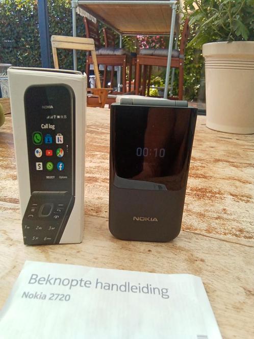 Nokia 2720 Flip