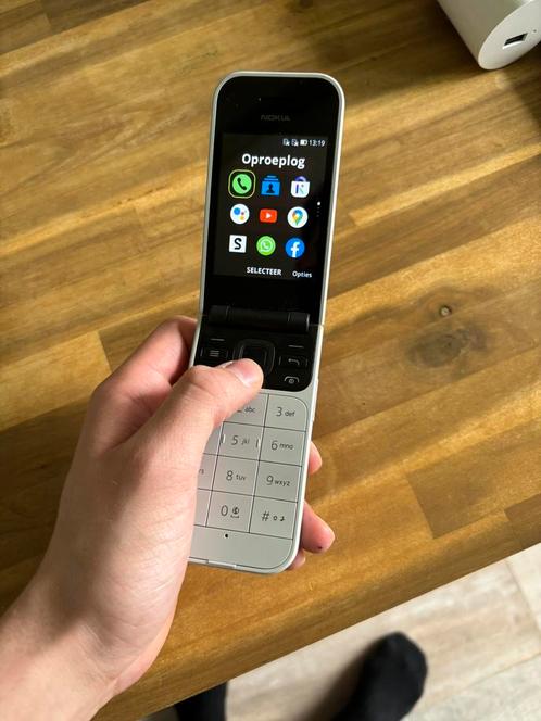Nokia 2720 Flip - Simpele dumbphone met Dual Sim