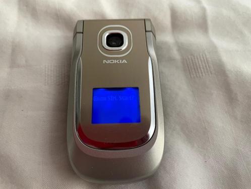 Nokia 2760 klaptelefoon met tasje en oplader