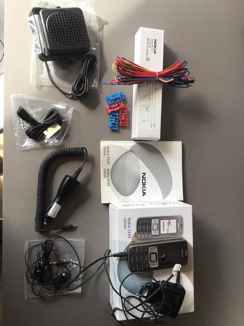 Nokia 3109 classic  Carkit SP-3 met toebehoren.