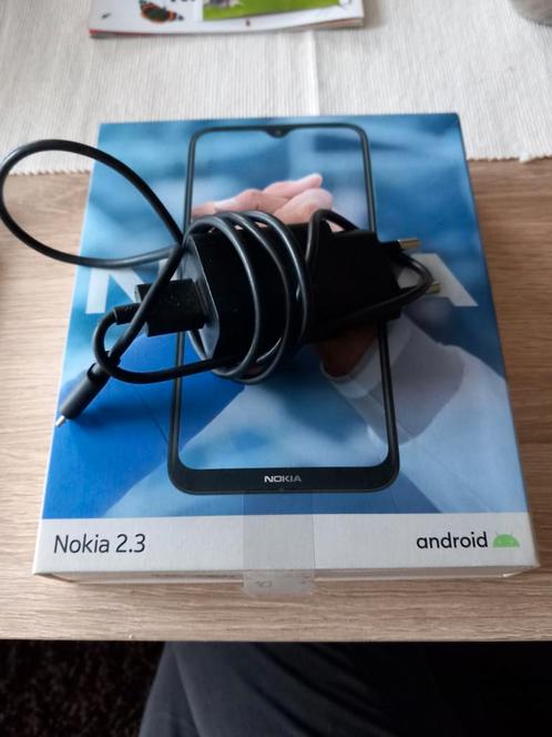 Nokia 3.2 met hoes en lader