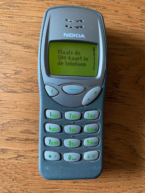 Nokia 3210 izgst compleet met lader