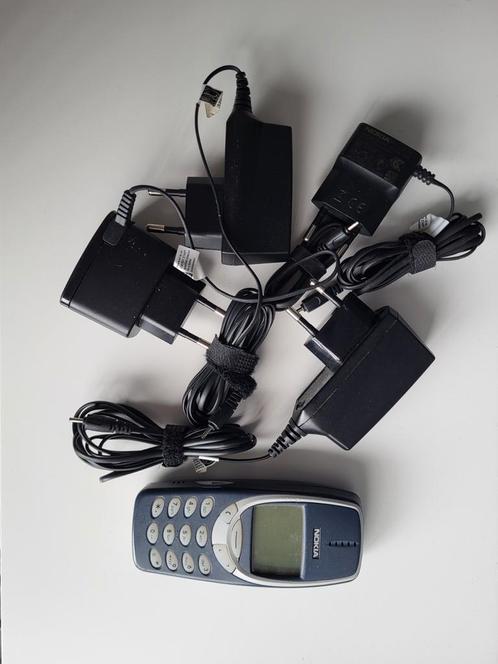 Nokia 3310 en laders