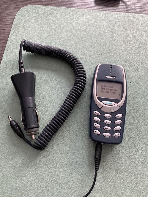 Nokia 3310 met 2 opladers
