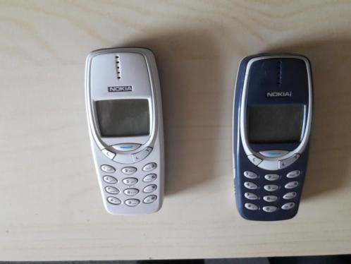 Nokia 3310 met lader 2 stuks vintage retro gsm