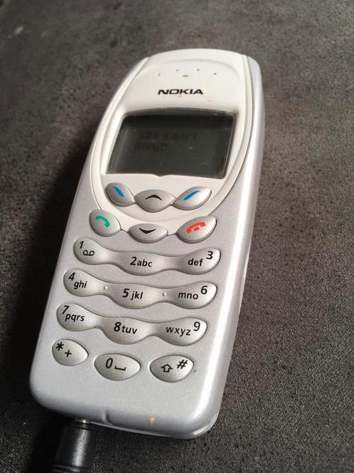 Nokia 3310 met lader en batterij