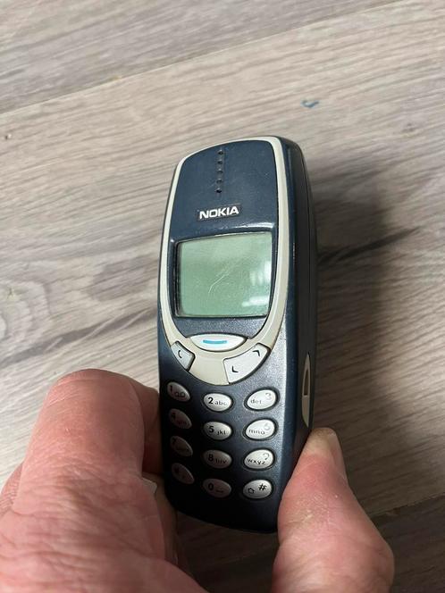 Nokia 3310 met nieuwe batterij en nieuwe laadkabel