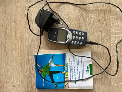 Nokia 3310 oud met lader en boekje