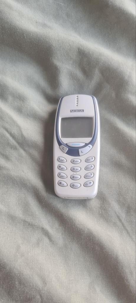 Nokia 3330.