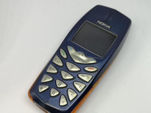 Nokia 3510, last phone 3xxx series with a mochrome display