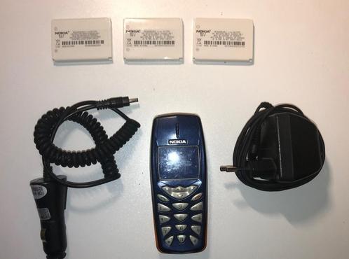Nokia 3510i met lader, autolader en 3 accus