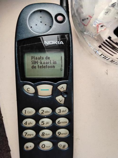 Nokia 5110 het werkt 100  goed niks mis mee .
