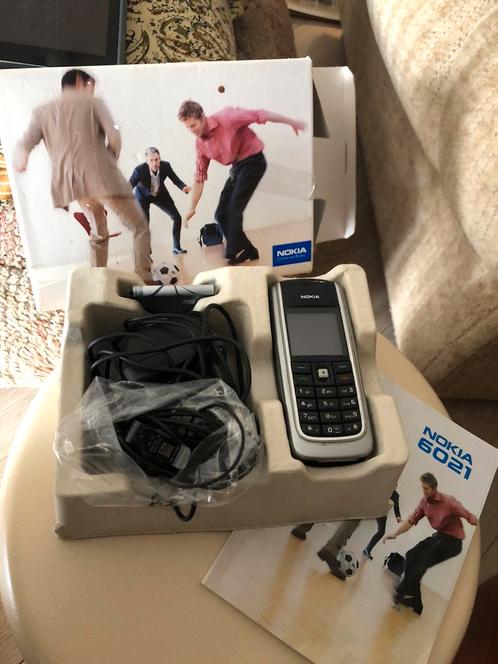 Nokia 6021 black met doos en boekjes 