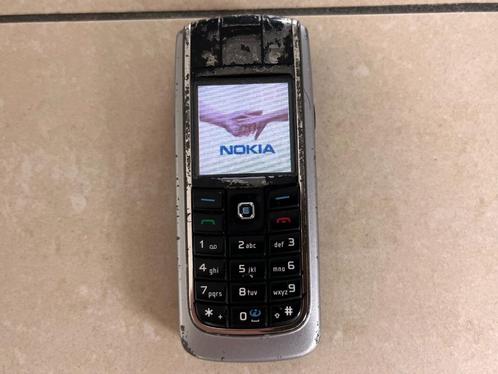 Nokia 6021 met adapter en uitneembare batterij