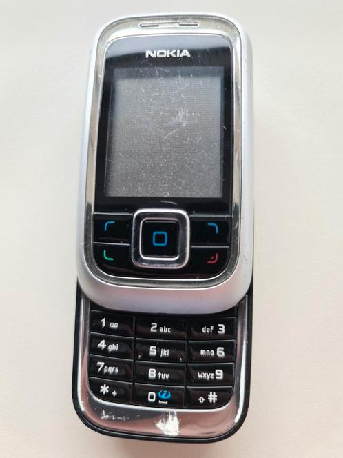 Nokia 6111 zonder oplader  Ik weet niet of de telefoon nog w