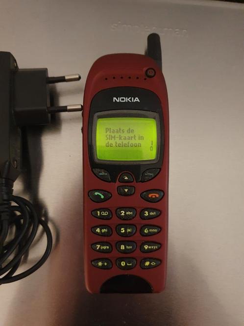 Nokia 6150 rood in goede staat