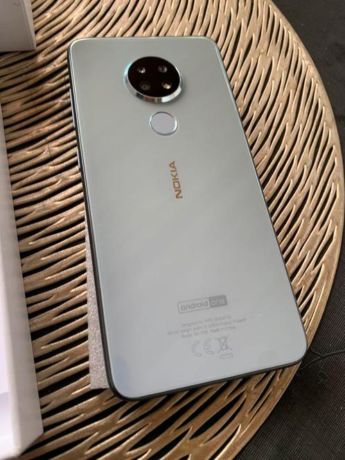 Nokia 6.2 SmartPhone met doos en lader.