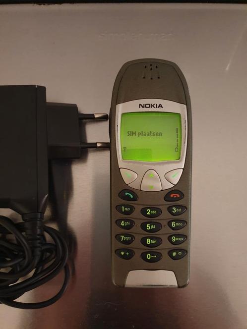 Nokia 6210 grijs in goede staat