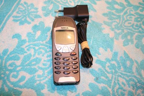 Nokia 6210 Simvrij met een nieuwe accu. Voorkeur ophalen.