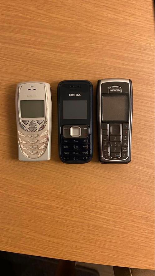 Nokia 6230 , 1209 , 8310 Nostalgie Telefoon met Oplader