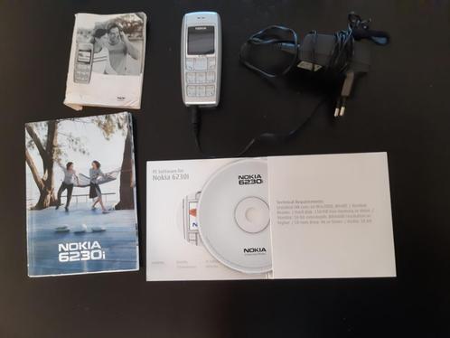 Nokia 6230i telefoon met boekjes en cd