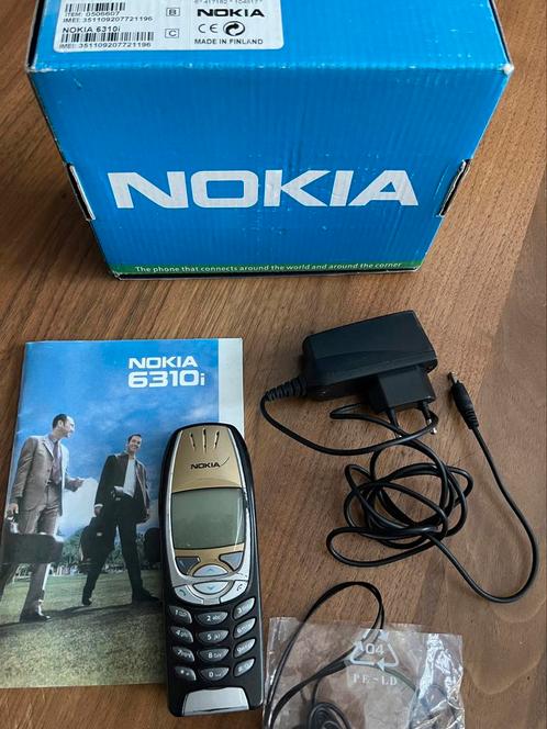 Nokia 6310 in doos compleet  werkt niet 