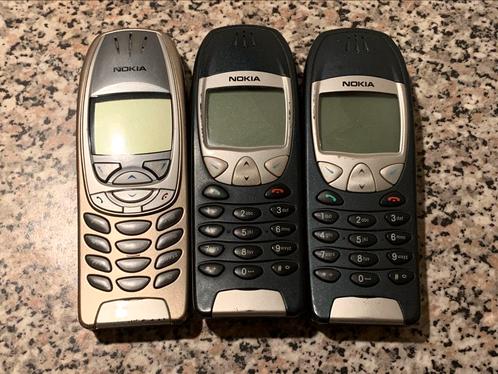 Nokia 6310 plus 2 x Nokia 6210