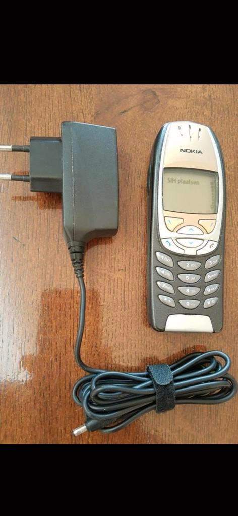 Nokia 6310i in prachtige staat met lader
