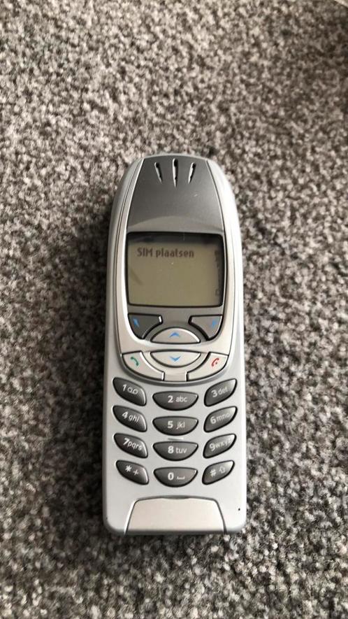 Nokia 6310i met nieuwe covers en goede batterij