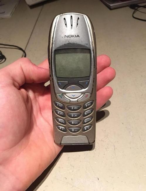 Nokia 6310i met oplader