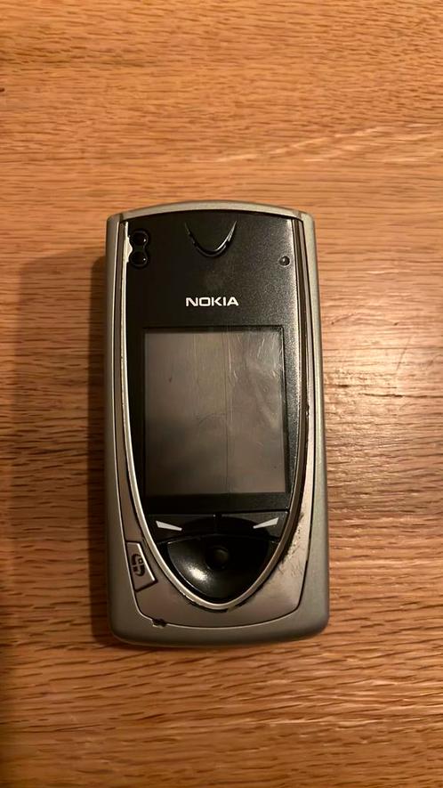 Nokia 7650 uit 2002. Eerste commercile mobiel met Camera