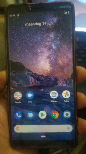 Nokia 7Plus 128Gb met nieuw hoesjelader