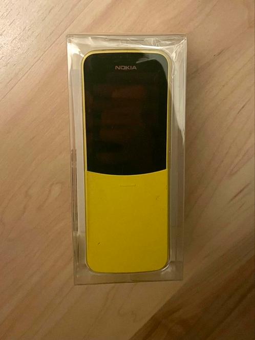 Nokia 8110 4g gele bananentelefoon