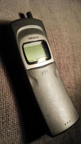 Nokia 8110i collectors item MATRIX phone 