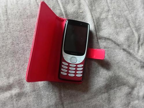 Nokia 8210 4g met hoesje en lader
