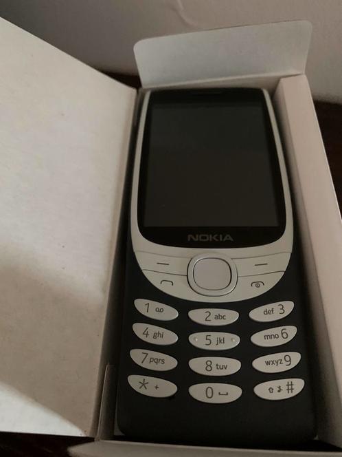 Nokia 8210 4G nieuw in doos (geopend)