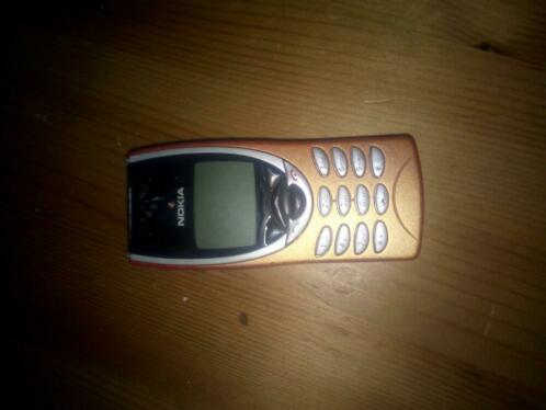 Nokia 8210 met lader