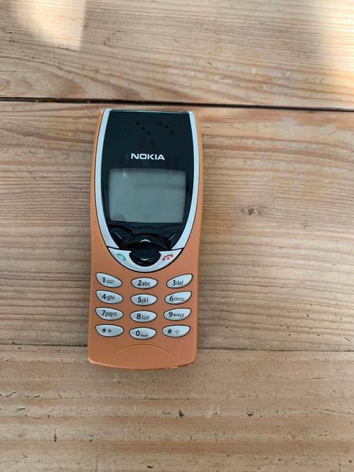 Nokia 8210 zonder lader en accu