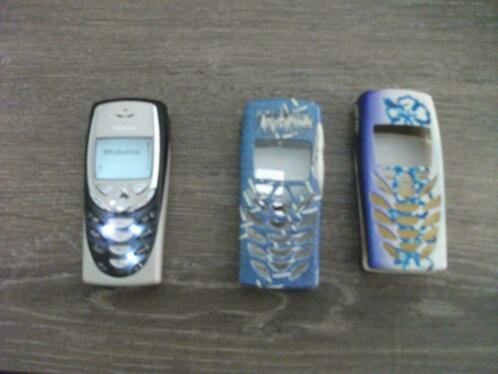 Nokia 8310 met 2 extra frontjes