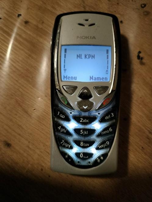 Nokia 8310 zo goed als nieuw