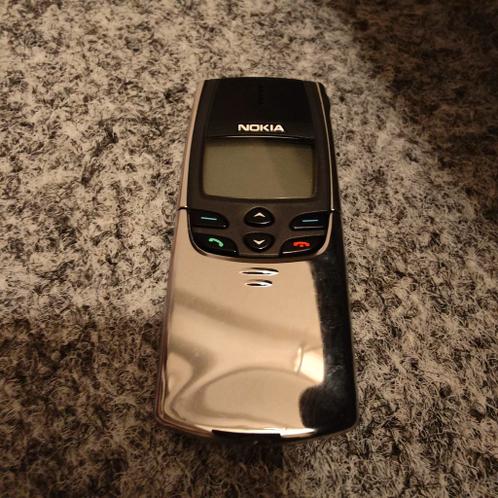 Nokia 8810 in nieuwstaat