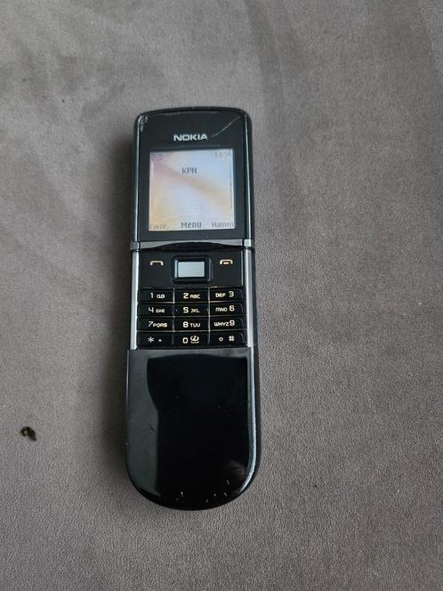 Nokia 8810 met lader werkt werkt naar behoren