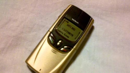 Nokia 8850 goud kleurig technisch 100