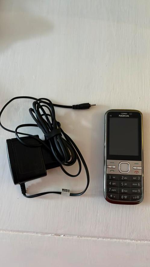 Nokia C5 met oplader